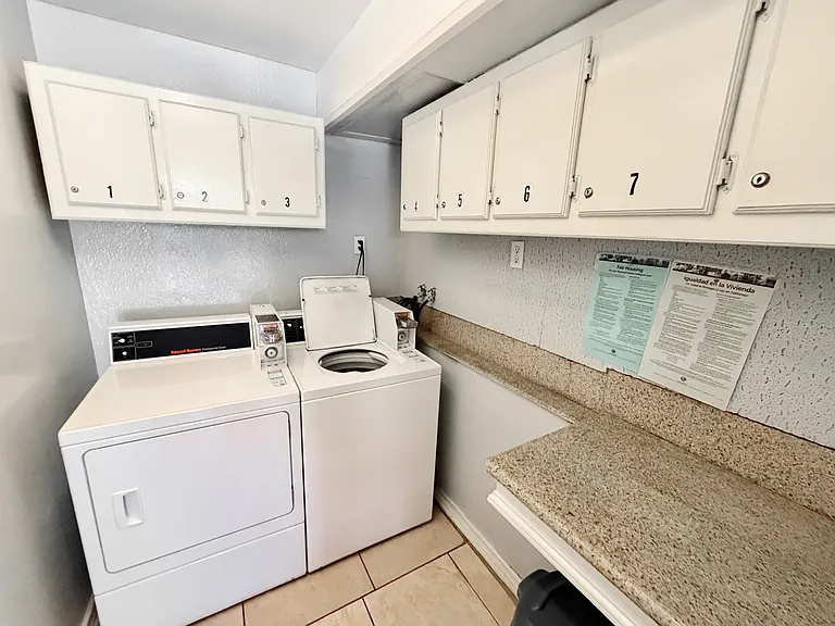 66 S Grand Oaks Ave — Photo 7