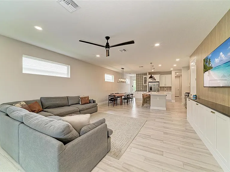 1079 Waterline Ct — Photo 24