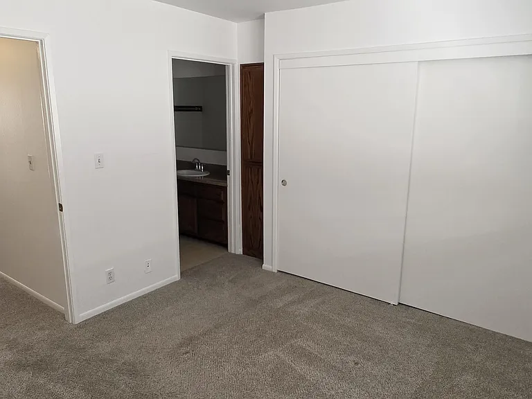 533 E Verdugo Ave — Photo 29