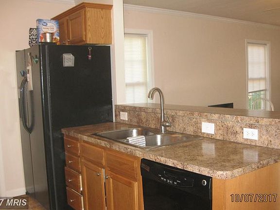 3rd image of 919 Berryville Ave