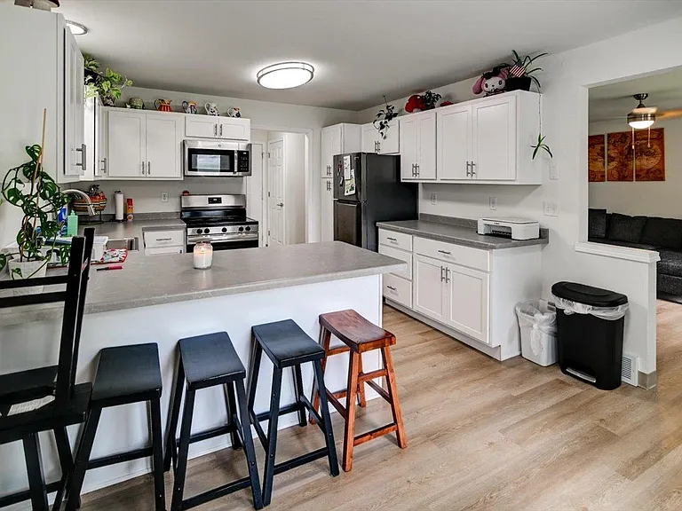2305 McKenna Blvd — Photo 20