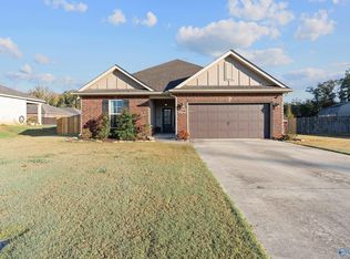 27500 Dieken Dr, Athens, AL 35613