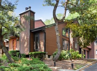 100 Aspen Dr, Basking Ridge, NJ 07920