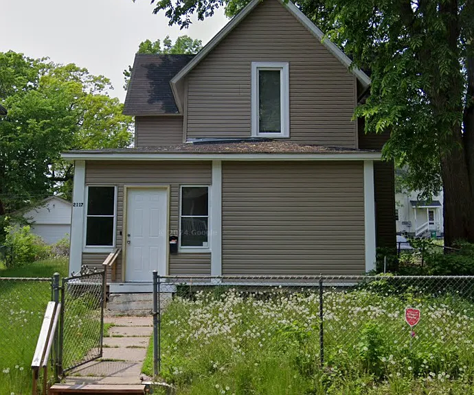 2117 Ilion Ave N — Photo 1
