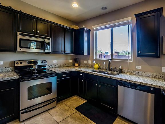 2nd image of 664 W Calle Capotasto