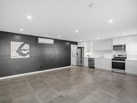4th image of 1228 Essex St APT 2