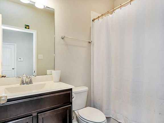 4th image of 2718 Osprey Ln