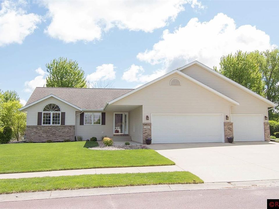 1st image of 121 Creekside Dr