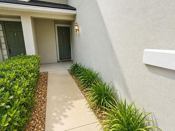 2nd image of 3945 Buckthorne Dr #3