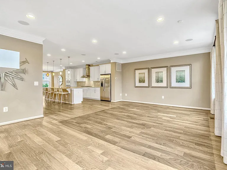 21491 Willow Breeze Sq — Photo 41