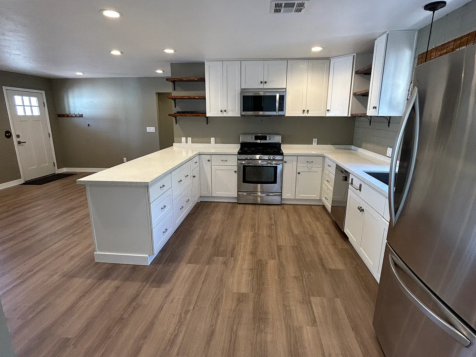 2 bed, 1170 sqft, $2,500 — Photo 4