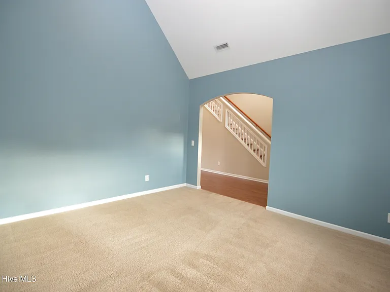 115 Pamlico Dr — Photo 3