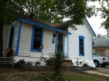 3rd image of 208 Bethel St