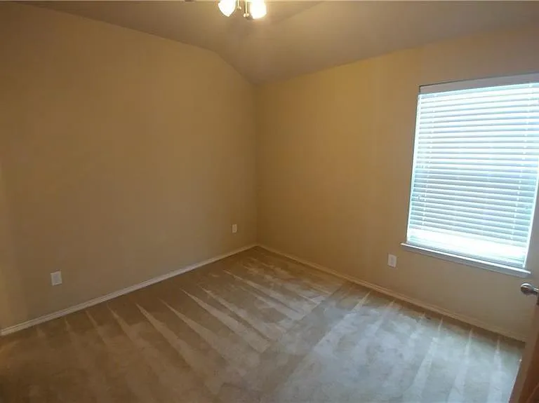 8512 Minturn Dr — Photo 10