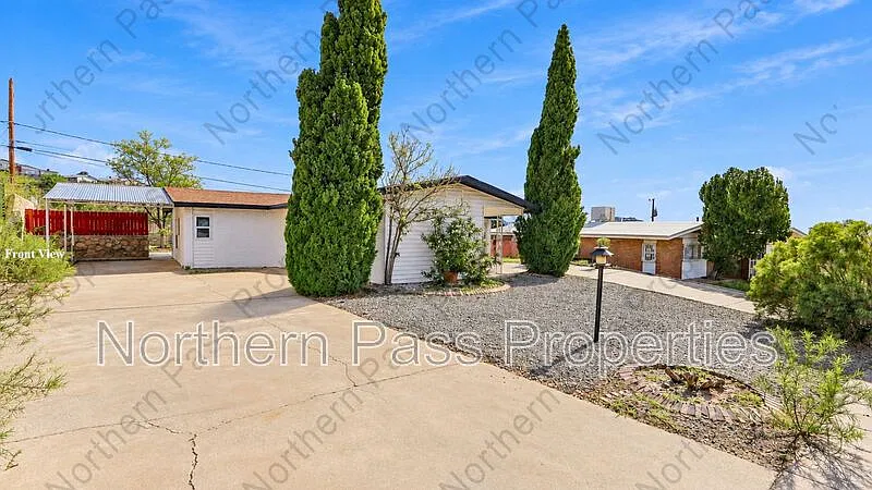 208 Carnival Dr