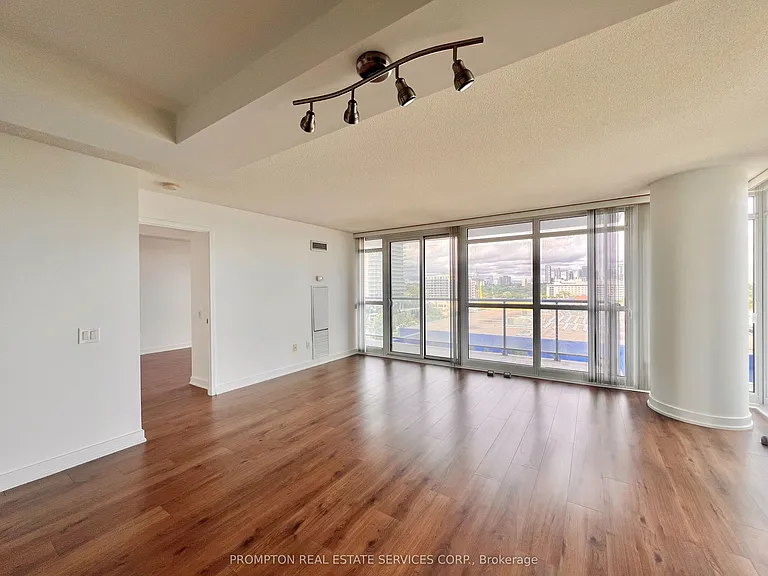 121 McMahon Dr #608 — Photo 3