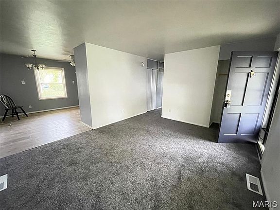 4th image of 1335 Cabrillo Dr