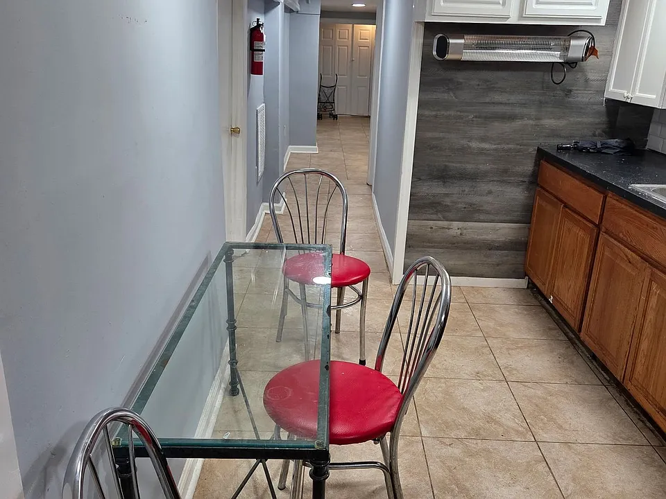 33 Springdale Ave
