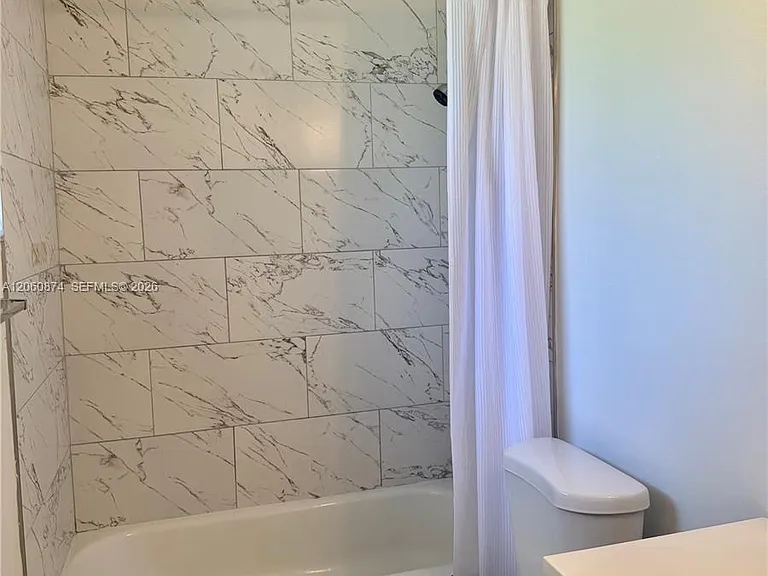 4073 SW 52nd St #1-2 — Photo 13