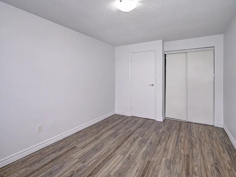 310 Kingswood Dr — Photo 7