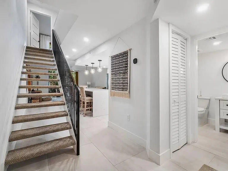 1100 Scotia Dr #105 — Photo 8