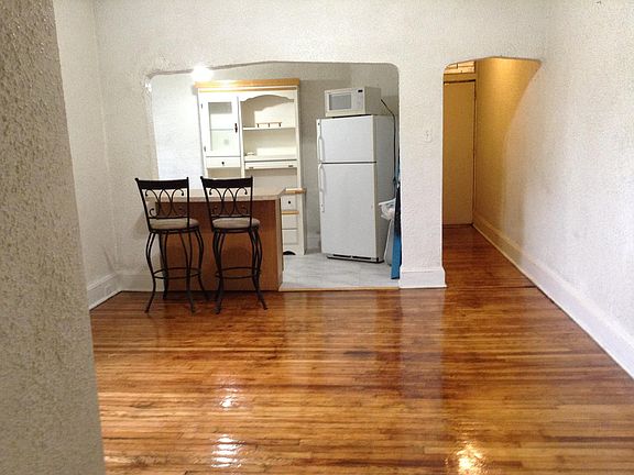 Living Room / Kitchen 