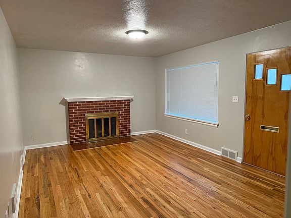 5th image of 1515 S Newport St