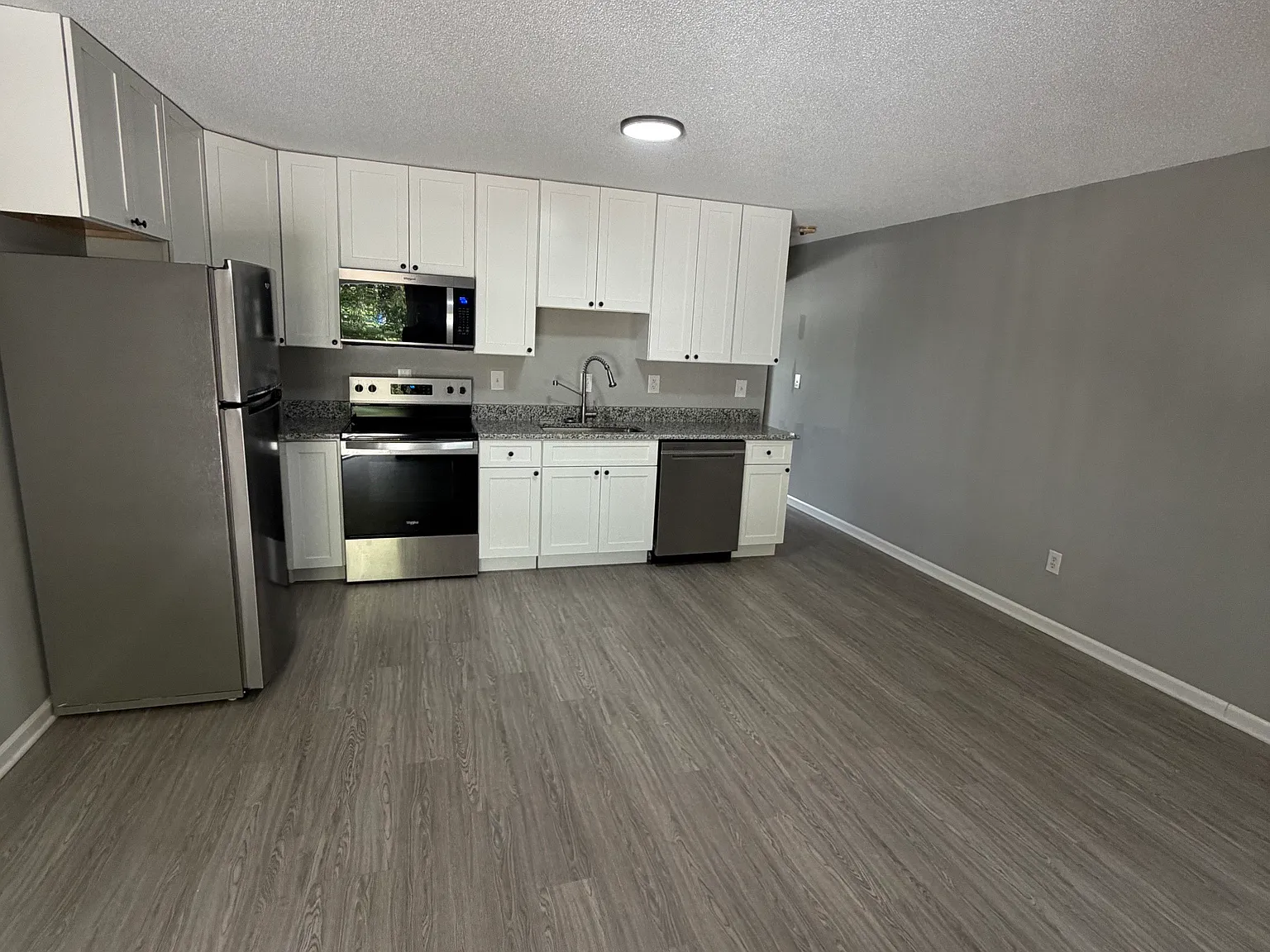 309 E 4th Ave — Photo 3