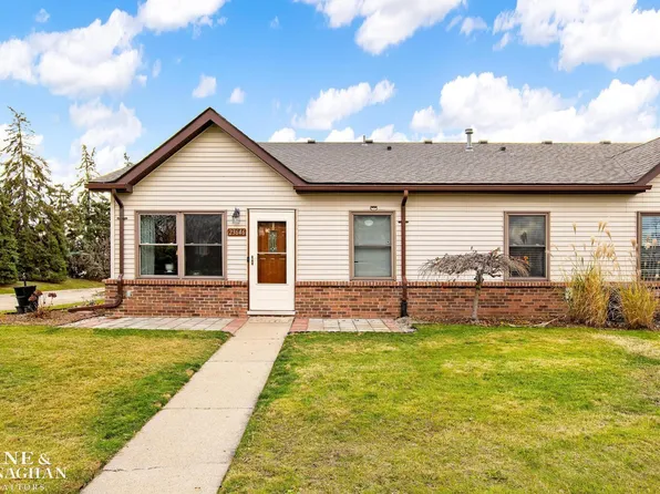 23646 Cottrell St, Clinton Township, MI 48035