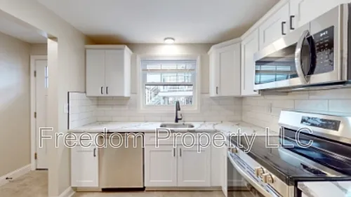 569 Center St #7 Photo 1