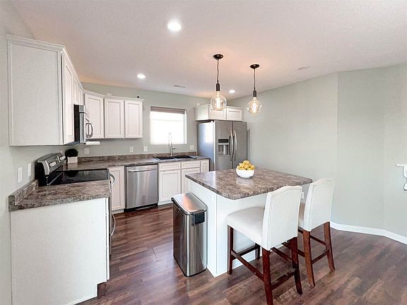 5th image of 808 31st Ave NW