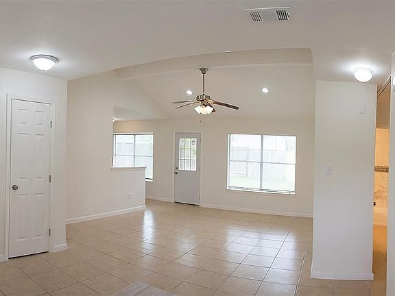 4th image of 12246 Kings Meadow Dr