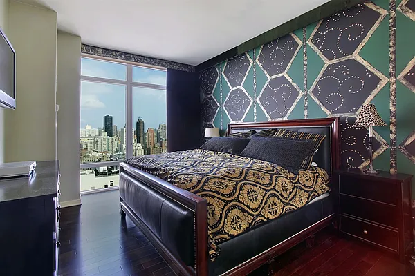 Sold by Corcoran | media 16