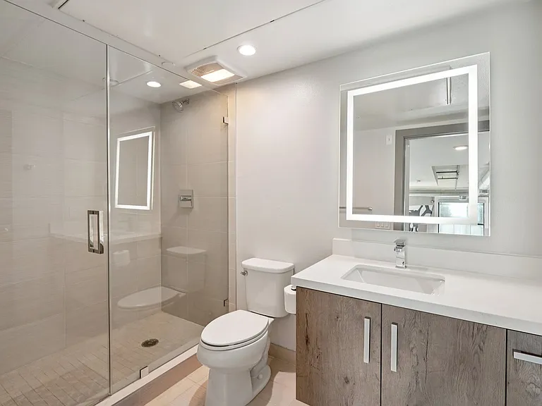 5100 Wilshire Blvd — Photo 117
