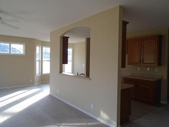 5th image of 1624 Meadowlark Ln