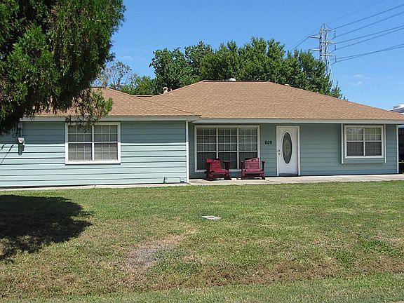 Large open yard!