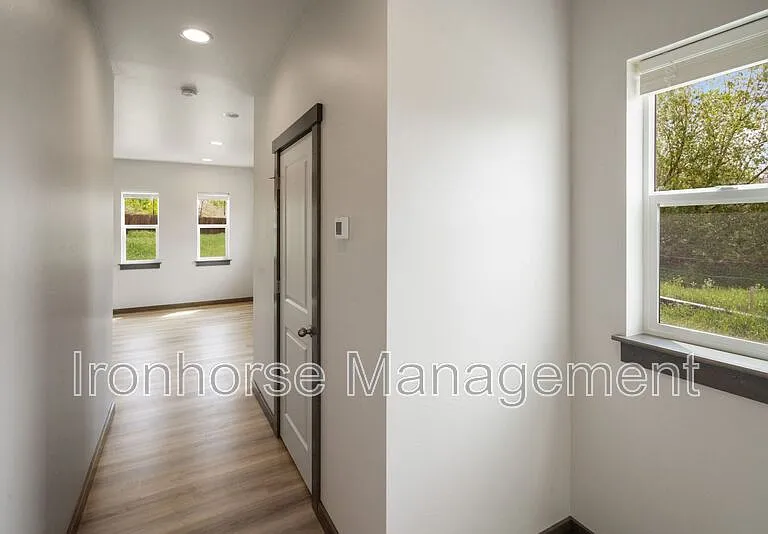 2954 W Babcock St #B — Photo 3