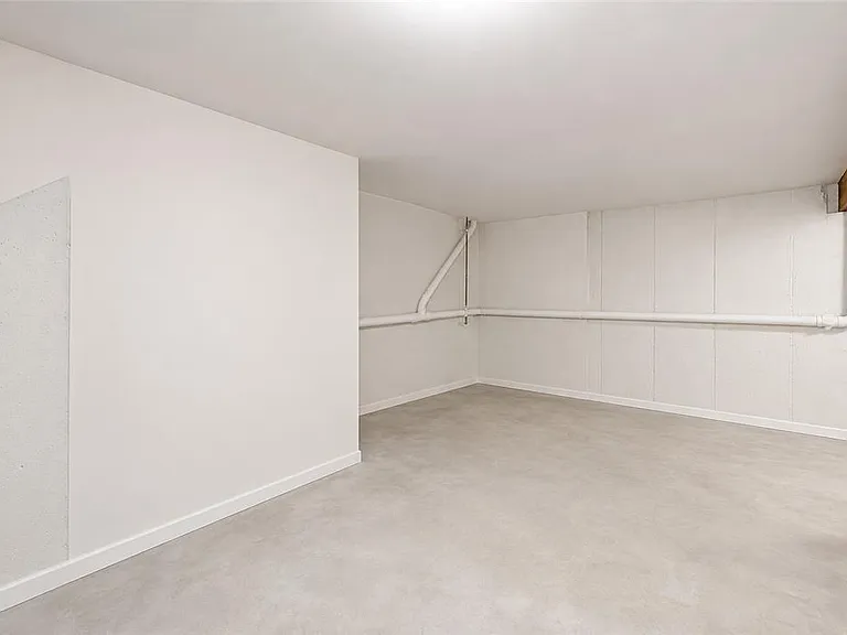 309 Hill Rd — Photo 9