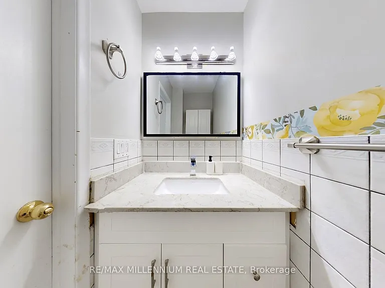 80 Rainier Sq #UPPER — Photo 16