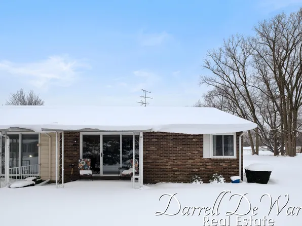 5673 Leisure South Dr SE, Kentwood, MI 49548