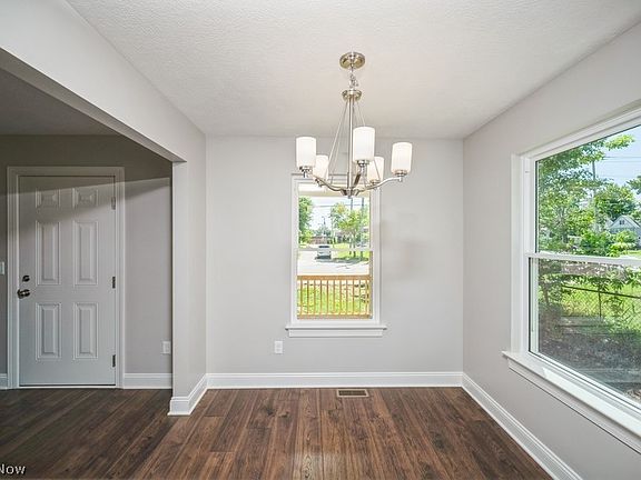 4th image of 1213 West Ave