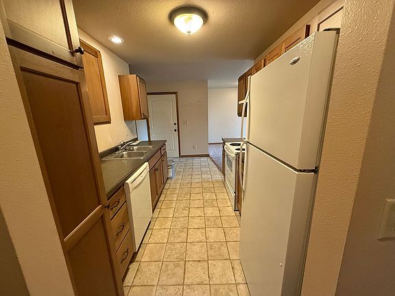 4th image of 1415 1st Ave NE #201