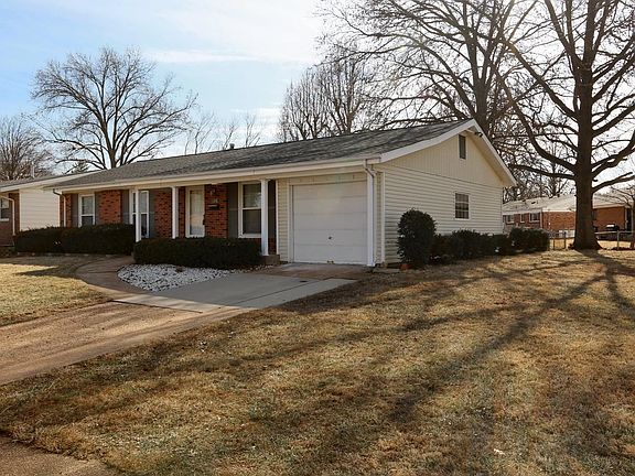 3rd image of 1575 Bluefield Dr