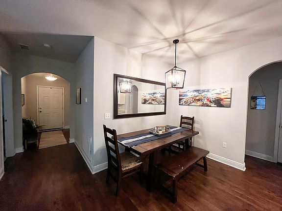 2nd image of 2598 Caldwell Cir