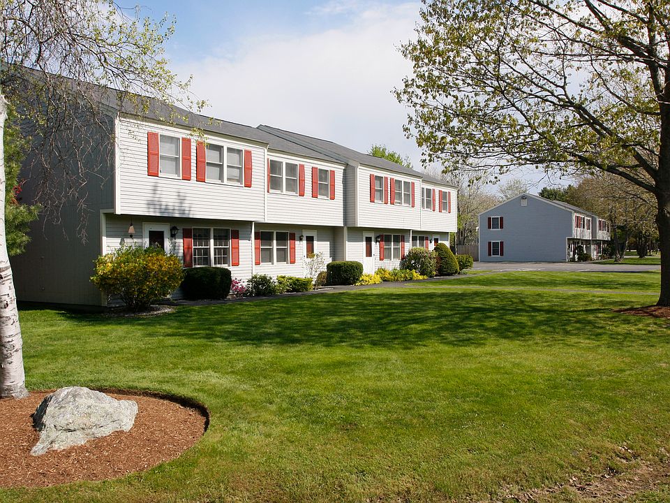 1st image of 20 Coach Lantern Ln W