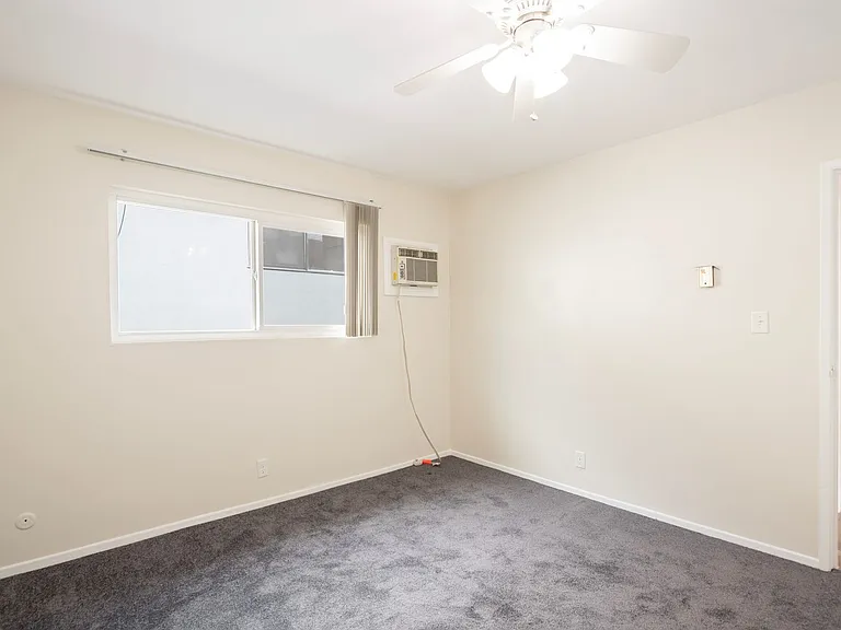 648 N Hayworth Ave — Photo 14