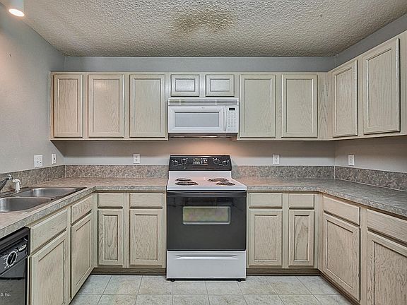 4th image of 6112 MAGGIES Circle #115