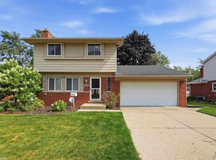 38500 Monterey Dr, Sterling Heights, MI 48312