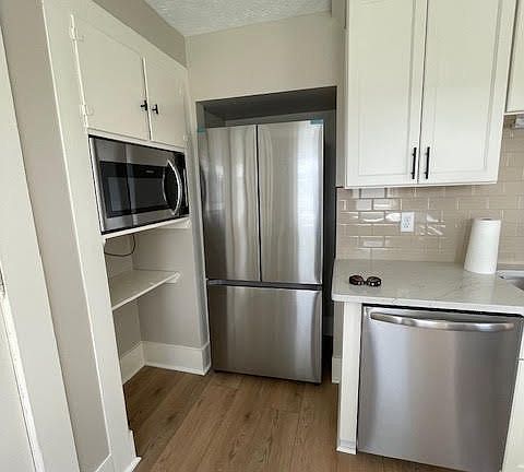 4th image of 119 W Monument St