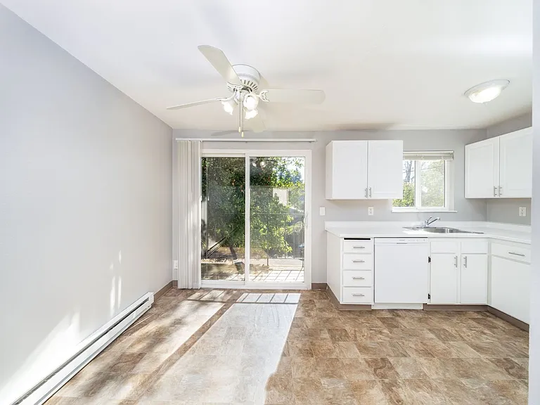8332 SW 21st Ave — Photo 13